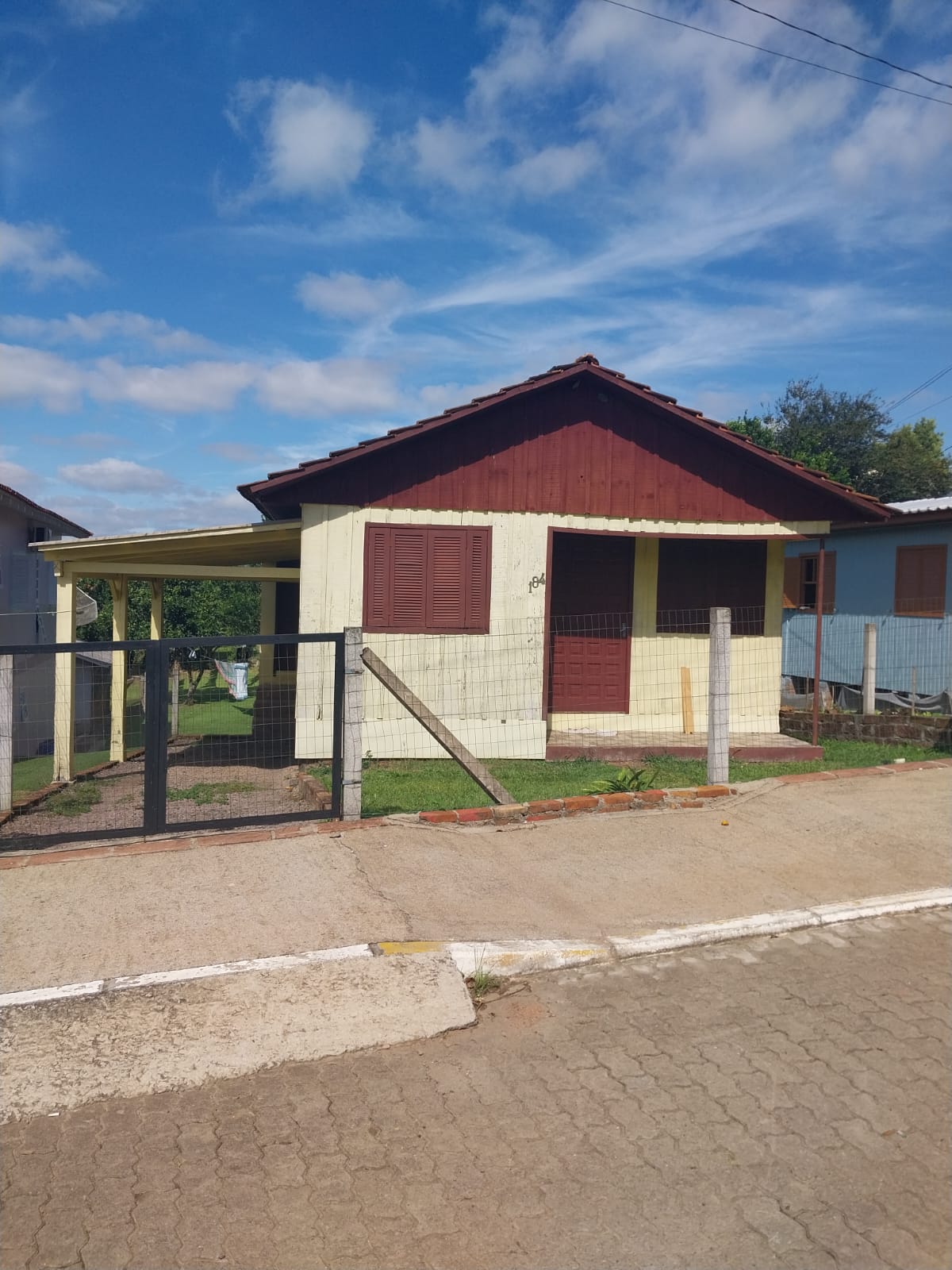 CASA - CHALÉ EM MADEIRA 